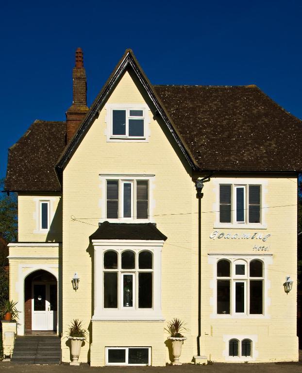 Godalming Hotel Guest House Exterior photo
