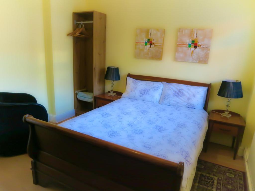 Godalming Hotel Guest House Room photo